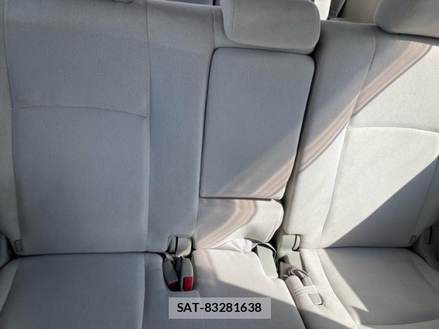 Toyota ISIS 2010-07 7785807-9