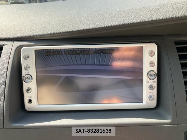 Toyota ISIS 2010-07 7785807-16