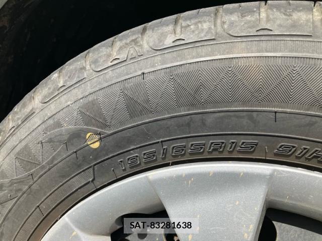 Toyota ISIS 2010-07 7785807-7