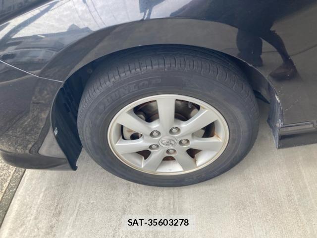 Toyota ISIS 2010-02 7785805-5