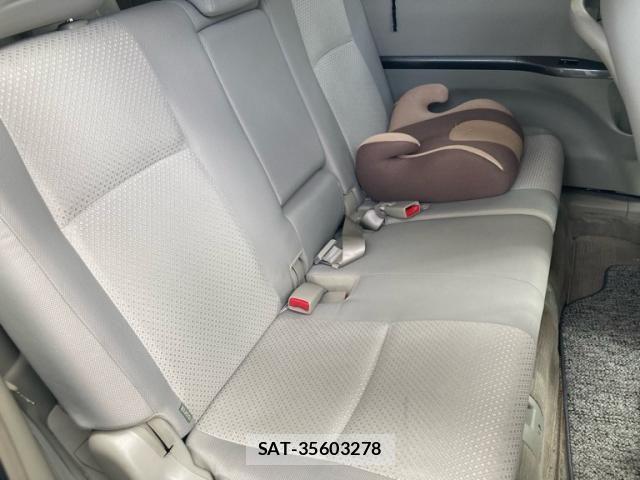 Toyota ISIS 2010-02 7785805-7