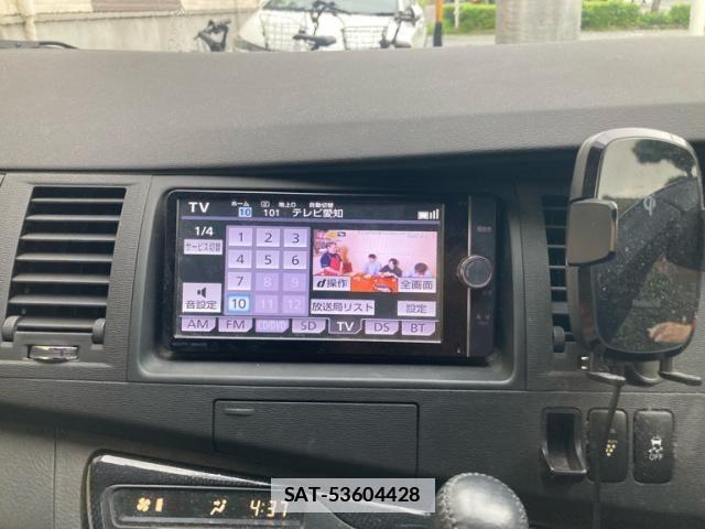 Toyota ISIS 2013-11 7876980-18