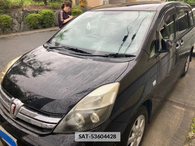 Toyota ISIS 2013-11 7876980-1