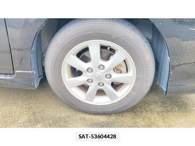 Toyota ISIS 2013-11 7876980-23
