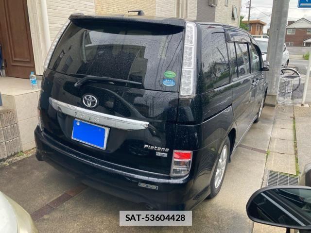 Toyota ISIS 2013-11 7876980-2