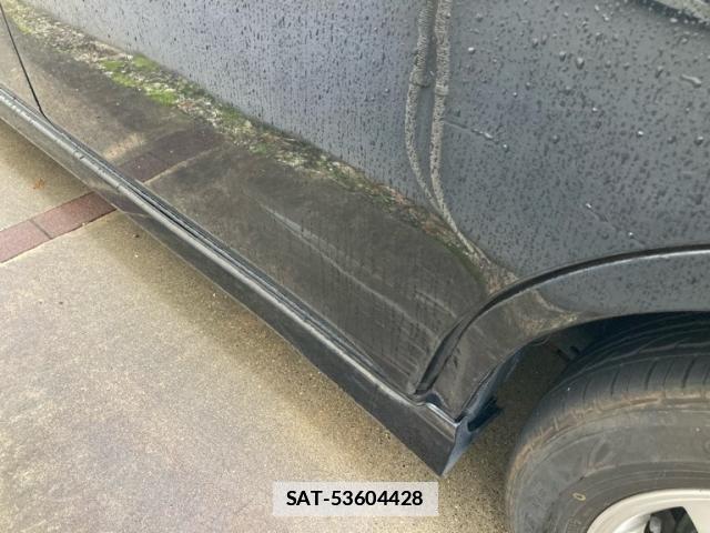 Toyota ISIS 2013-11 7876980-4