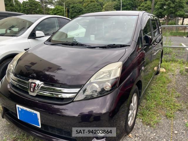 Toyota ISIS 2015-02 7876981-1