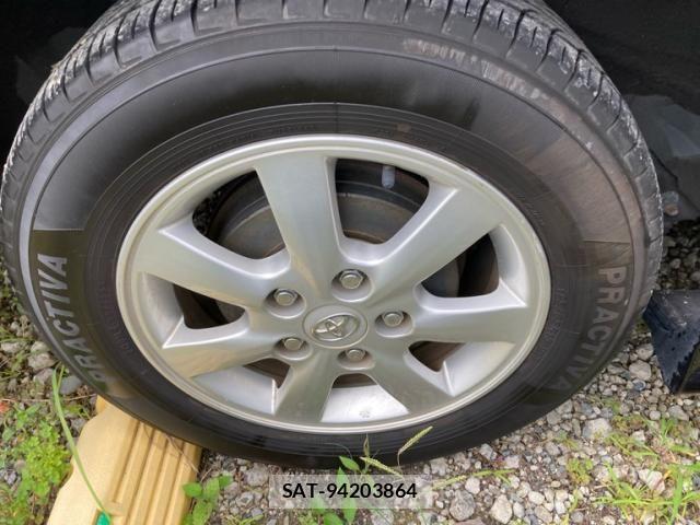 Toyota ISIS 2015-02 7876981-8