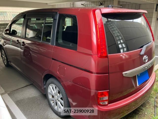 Toyota ISIS 2009-03 7876984-9