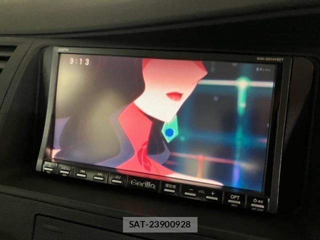 Toyota ISIS 2009-03 7876984-11