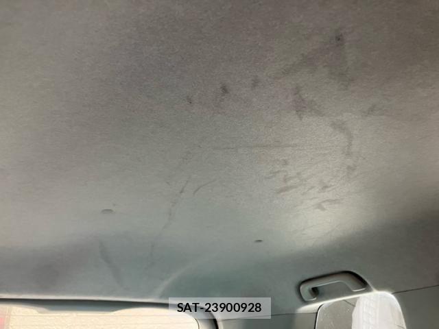 Toyota ISIS 2009-03 7876984-23