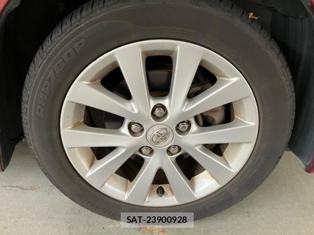 Toyota ISIS 2009-03 7876984-3