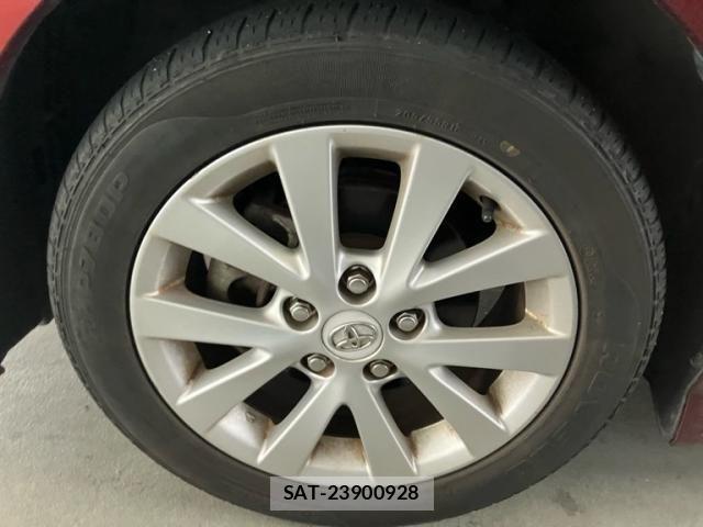 Toyota ISIS 2009-03 7876984-6