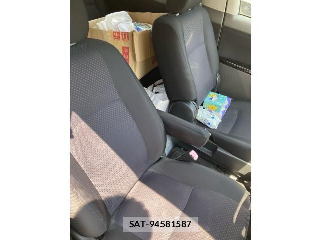 Toyota ISIS 2006-03 7876982-15