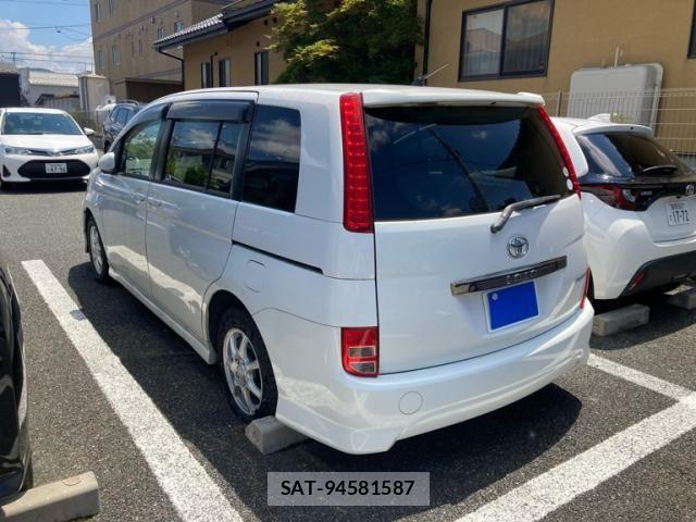 Toyota ISIS 2006-03 7876982-3