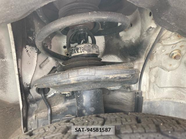 Toyota ISIS 2006-03 7876982-6