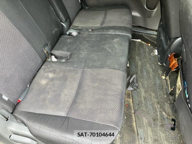Toyota ISIS 2005-03 7876985-10