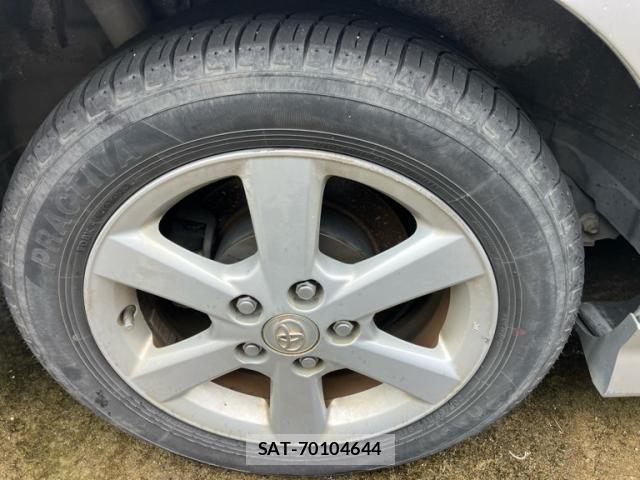 Toyota ISIS 2005-03 7876985-20