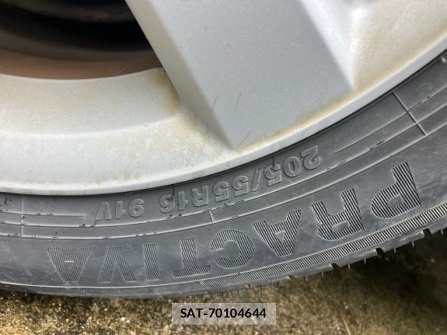 Toyota ISIS 2005-03 7876985-21