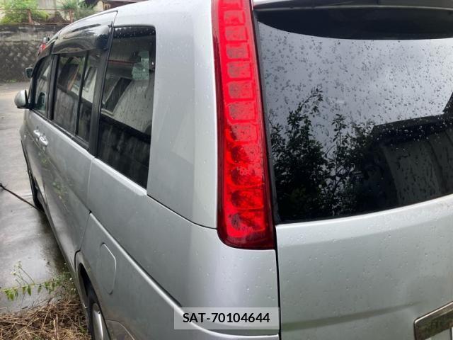 Toyota ISIS 2005-03 7876985-3