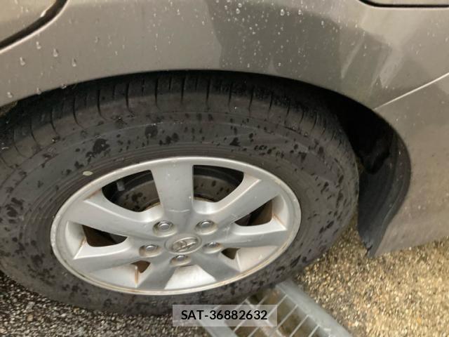 Toyota ISIS 2012-03 7902758-6