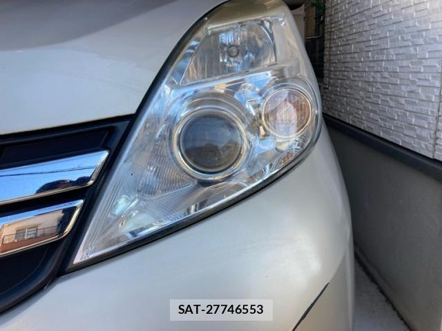 Toyota ISIS 2011-07 7962131-3