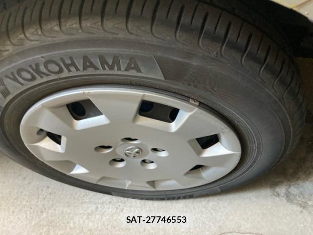 Toyota ISIS 2011-07 7962131-6