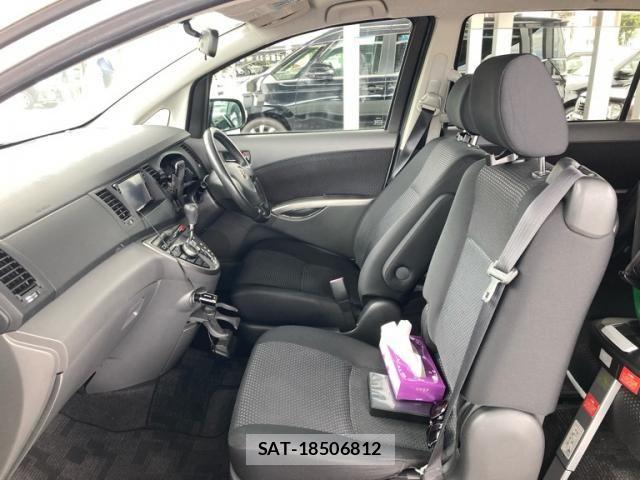 Toyota ISIS 2008-12 7962130-9