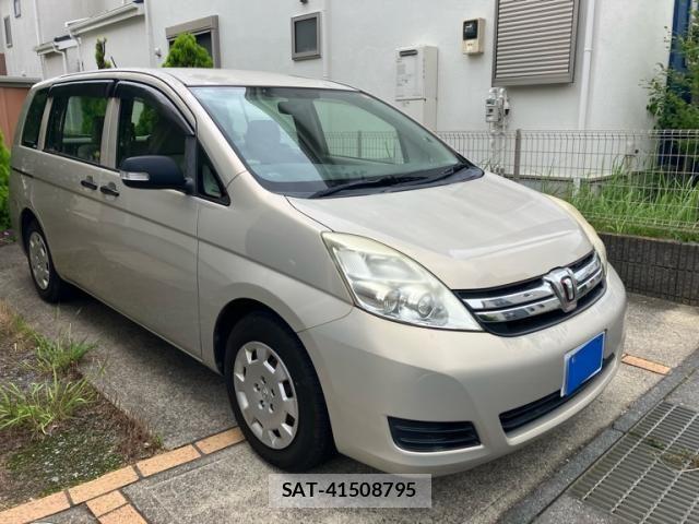 Toyota ISIS 2011-12 7979554-0
