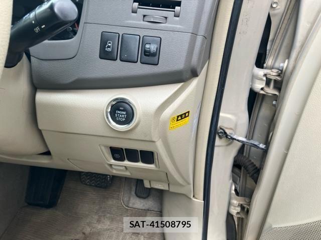 Toyota ISIS 2011-12 7979554-15