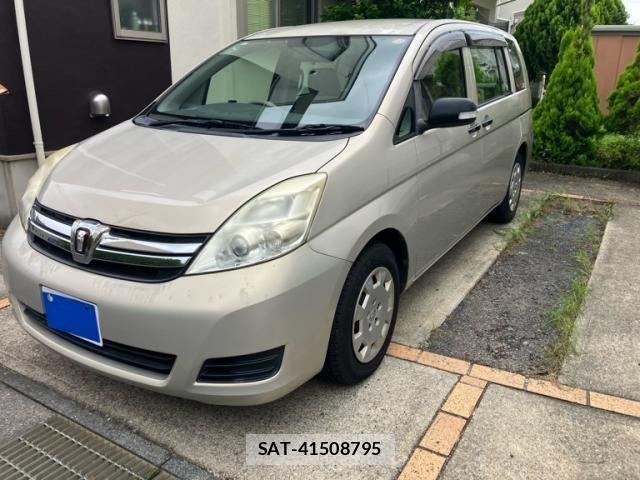 Toyota ISIS 2011-12 7979554-1