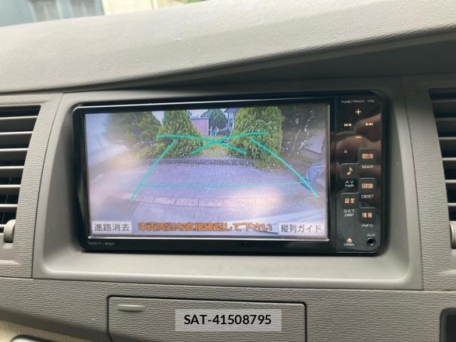 Toyota ISIS 2011-12 7979554-20