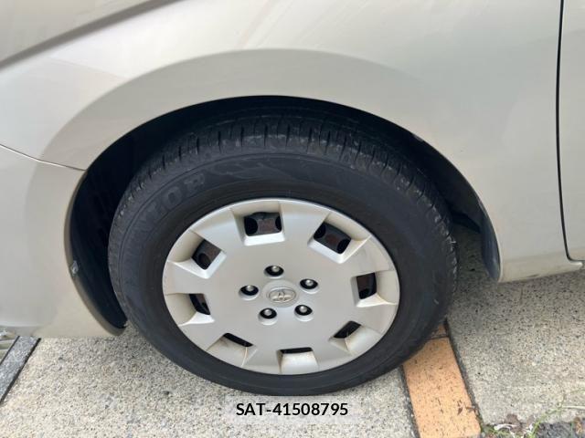 Toyota ISIS 2011-12 7979554-7