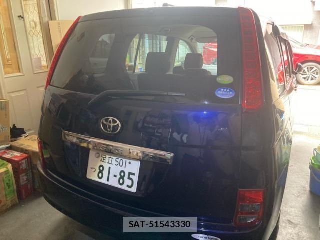 Toyota ISIS 2005-09 7979552-5