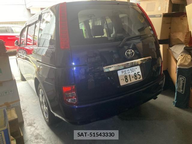 Toyota ISIS 2005-09 7979552-6