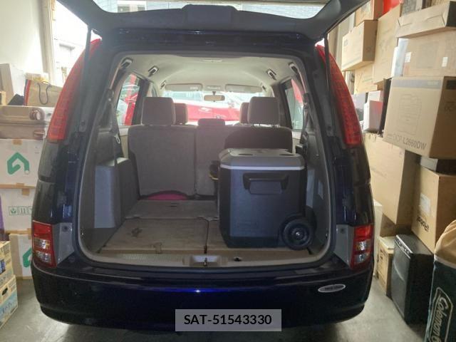 Toyota ISIS 2005-09 7979552-7