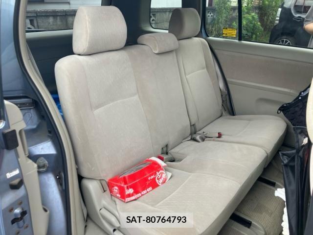 Toyota ISIS 2007-08 7979550-13