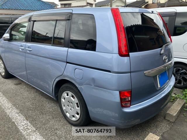 Toyota ISIS 2007-08 7979550-2