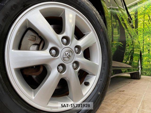 Toyota ISIS 2013-02 7979553-13