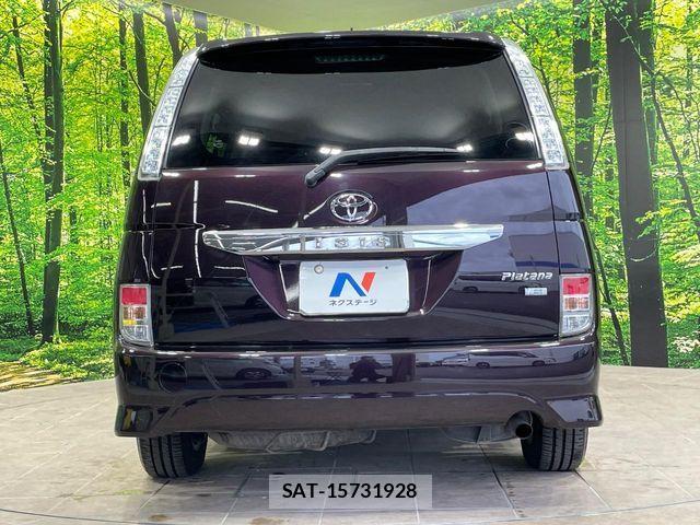 Toyota ISIS 2013-02 7979553-15