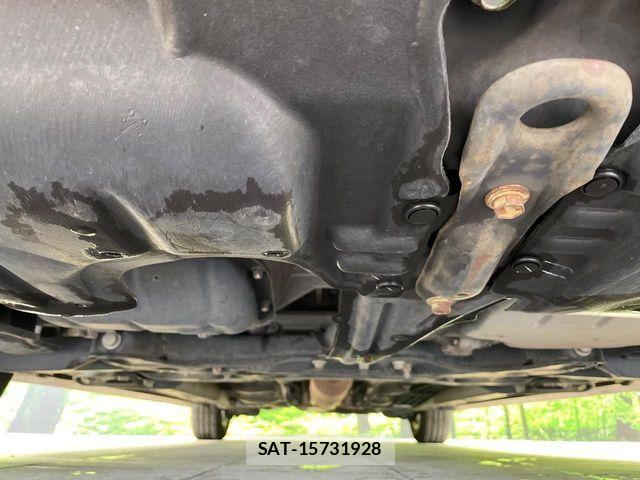 Toyota ISIS 2013-02 7979553-18