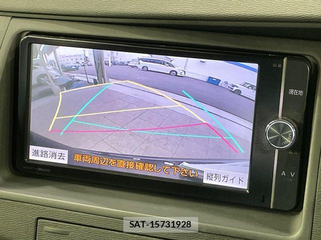 Toyota ISIS 2013-02 7979553-3