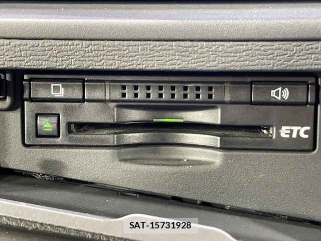 Toyota ISIS 2013-02 7979553-5