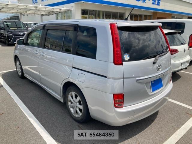 Toyota ISIS 2009-11 8036097-3