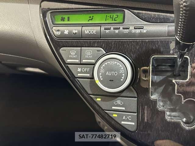 Toyota ISIS 2005-06 8036095-19