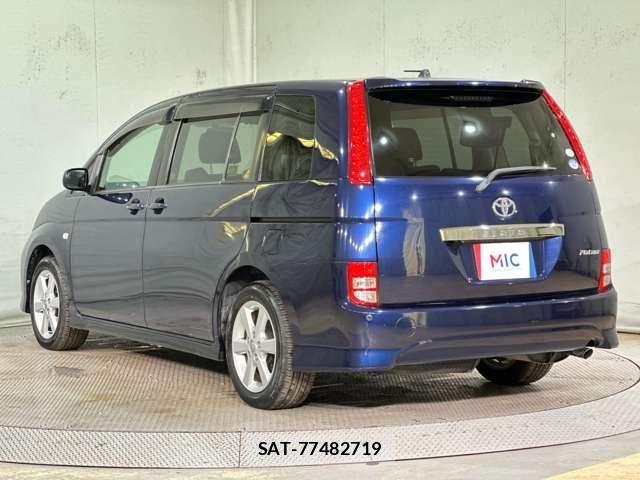 Toyota ISIS 2005-06 8036095-6