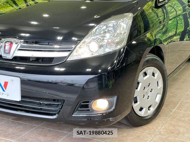 Toyota ISIS 2013-09 8036093-12