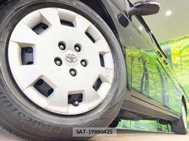 Toyota ISIS 2013-09 8036093-13