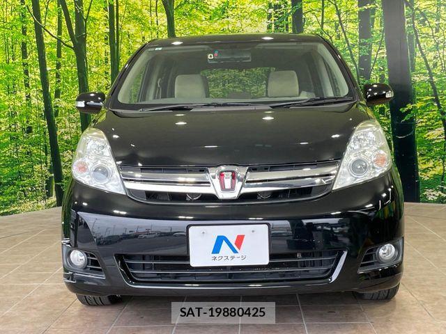 Toyota ISIS 2013-09 8036093-14