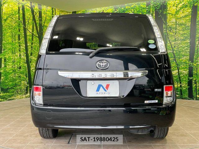 Toyota ISIS 2013-09 8036093-15